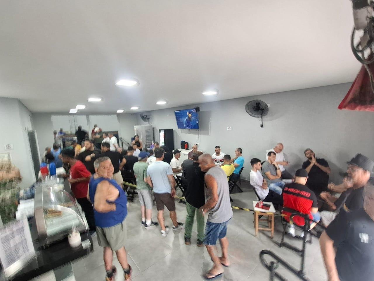 Salão social e mesas de jogos do C.D.R. São José